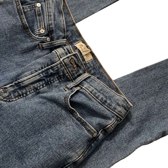 Madewell Mid-Rise Perfect Jeans - Picture 3 of 8